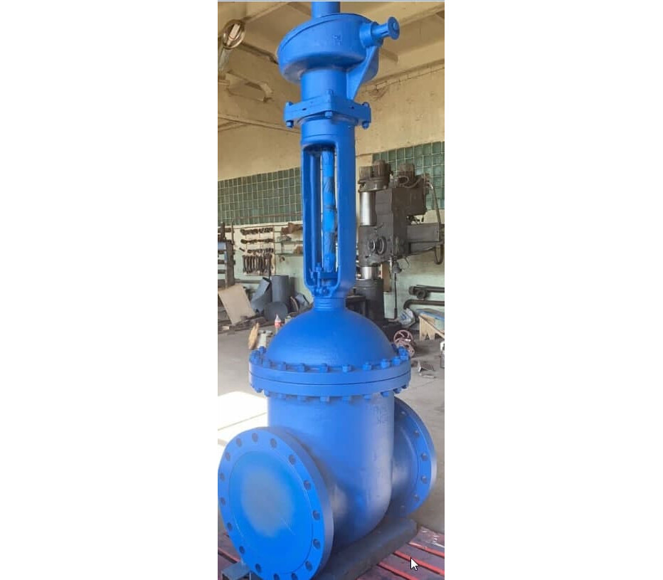 Задвижка клиновая литая ЗКЛ с выдвижным шпинделем фланцевая с редуктором 30лс515нж DN 400 PN 4,0 МПа ХЛ1, корпус ст. 20ГЛ - купить в ЕСК, характеристики, цена